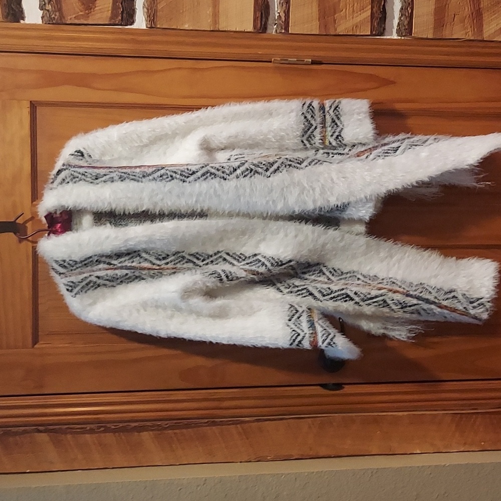 Cozy White Patterned Women's Sweater